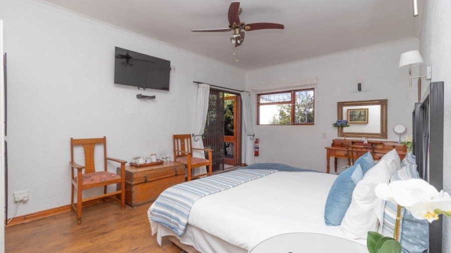 7 Bedroom Property for Sale in Westcliff Western Cape